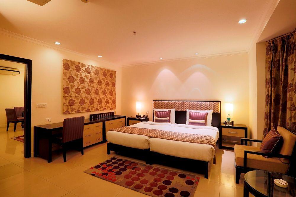 The Lallgarh Palace A Heritage Hotel Bikaner Eksteriør billede